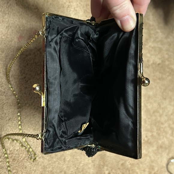 Vintage Black Beaded Clamshell evening bag with snake chain strap. EUC - Picture 9 of 10